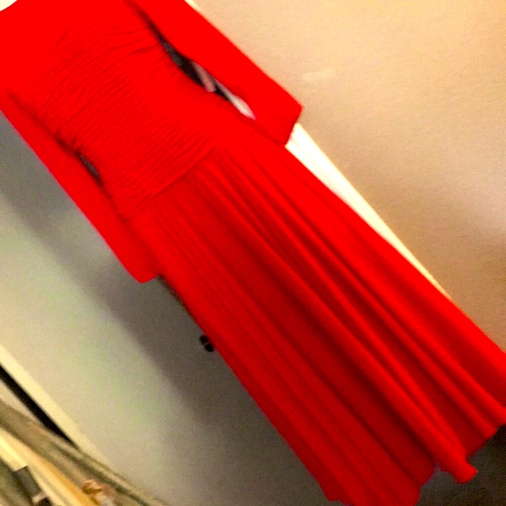 AJ Barrí-Gorgeous red dress frm Neiman Marcus-NWT - Picture 6 of 8